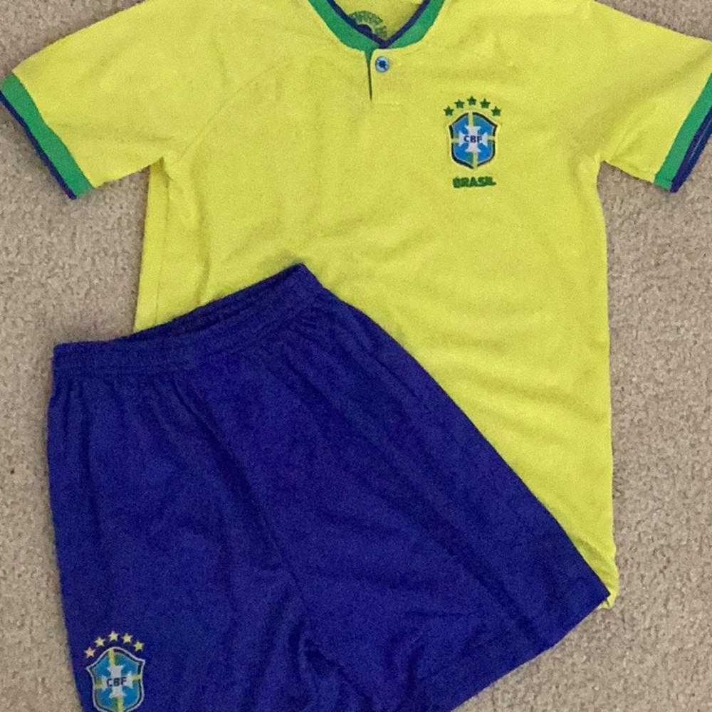 Brazil Yellow Soccer Jersey Kit Kids YM (24)